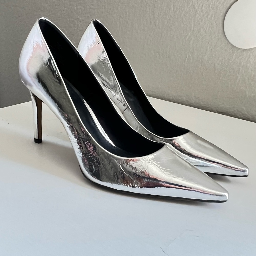 Women’s metallic Heels